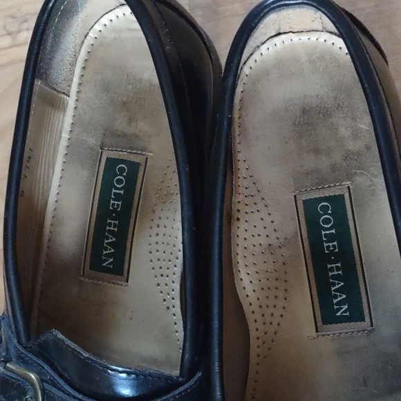 Men's COLE HAAN Black Pinch Buckle Leather Loafers - Picture 6 of 8
